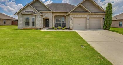Spacious Meridianville Family Home w/ Patio