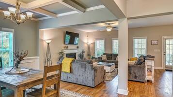 House (4 Bedrooms) | Interior
