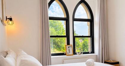 Beautiful House 2BR - Sleeps 6 - Free Parking - Huddersfield