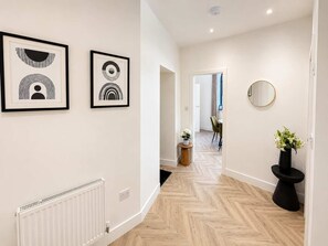 House - Lux House 2BR - Sleeps 6 - Free Parking - Huddersfield (Huddersfield)