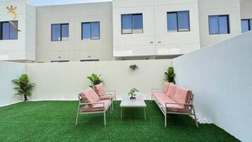 House, Patio, Courtyard View | Property grounds