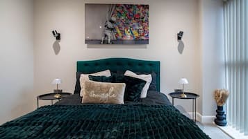 1 bedroom, iron/ironing board, internet, bed sheets