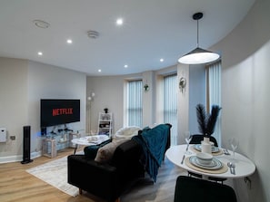 TV - Modern 1Bed Central Leeds Apt Near Arena (Leeds)