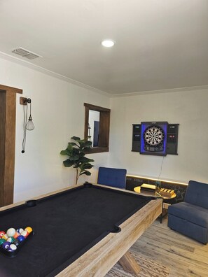 Spielezimmer
