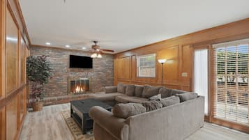 Rumah, 4 kamar tidur | Area keluarga | Smart TV dan layanan streaming