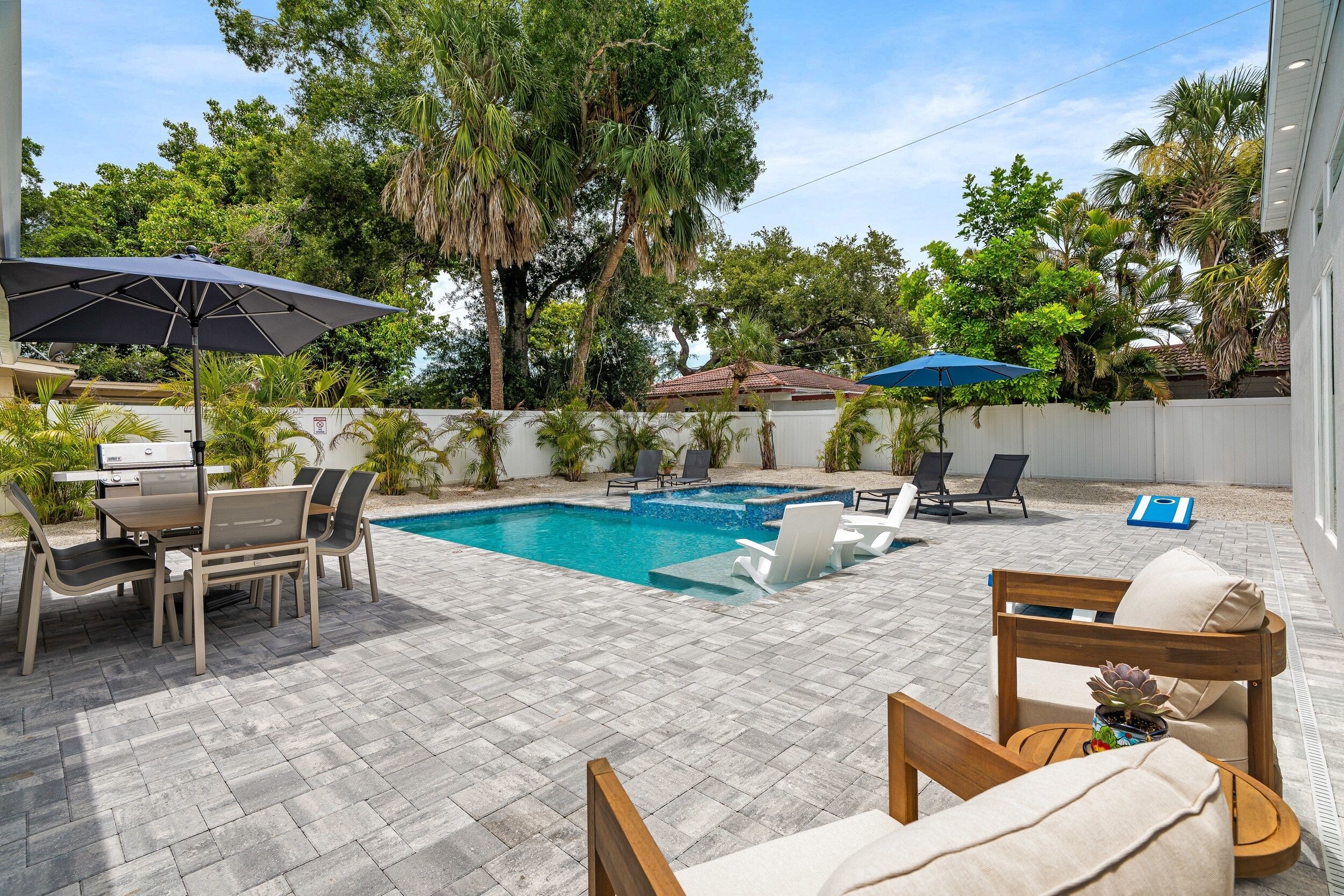 House, 4 Bedrooms | Pool