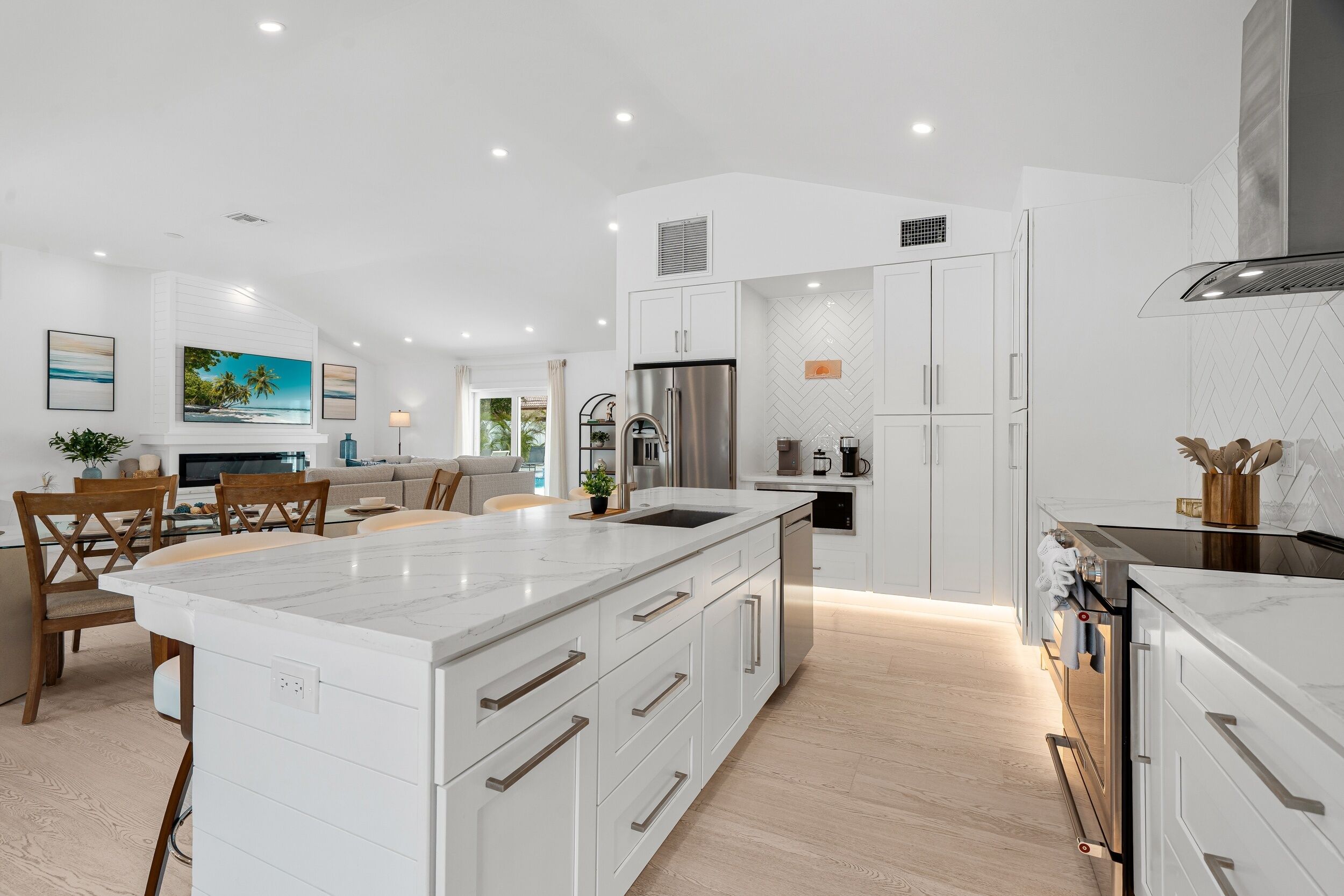 Maison, 4 chambres | Cuisine privée | Réfrigérateur, un four, cafetière-théière, grille-pain