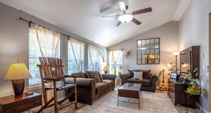 Easy Stay 3 Bedroom Home