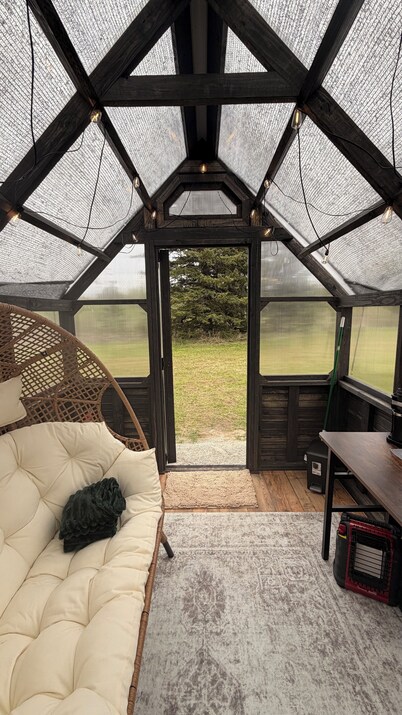 5 Glamping Cottages & Room for Tents! Close to Golf, Casino, & Lake Michigan