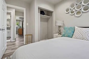 Room - Private Santa Clarita Retreat w/ Patio Slps 8 (Santa Clarita)