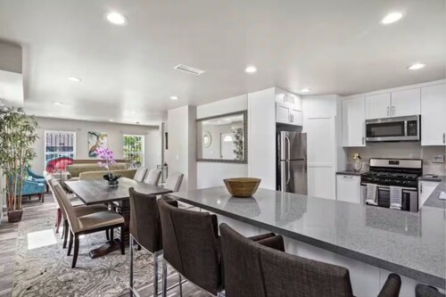 Completely Private 3BD/3BA Guest House | Sleeps 6