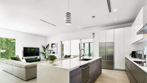 Unclassified image, 5 of 40, button - Luxury Brickell Home, Rooftop Pool, BBQ, City Lights (Miami)