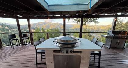 Eel River Retreat: Deck, Hot Tub & Evo Grill