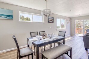Dining - Ocean-View Attached Townhomes; New Construction! (Depoe Bay)