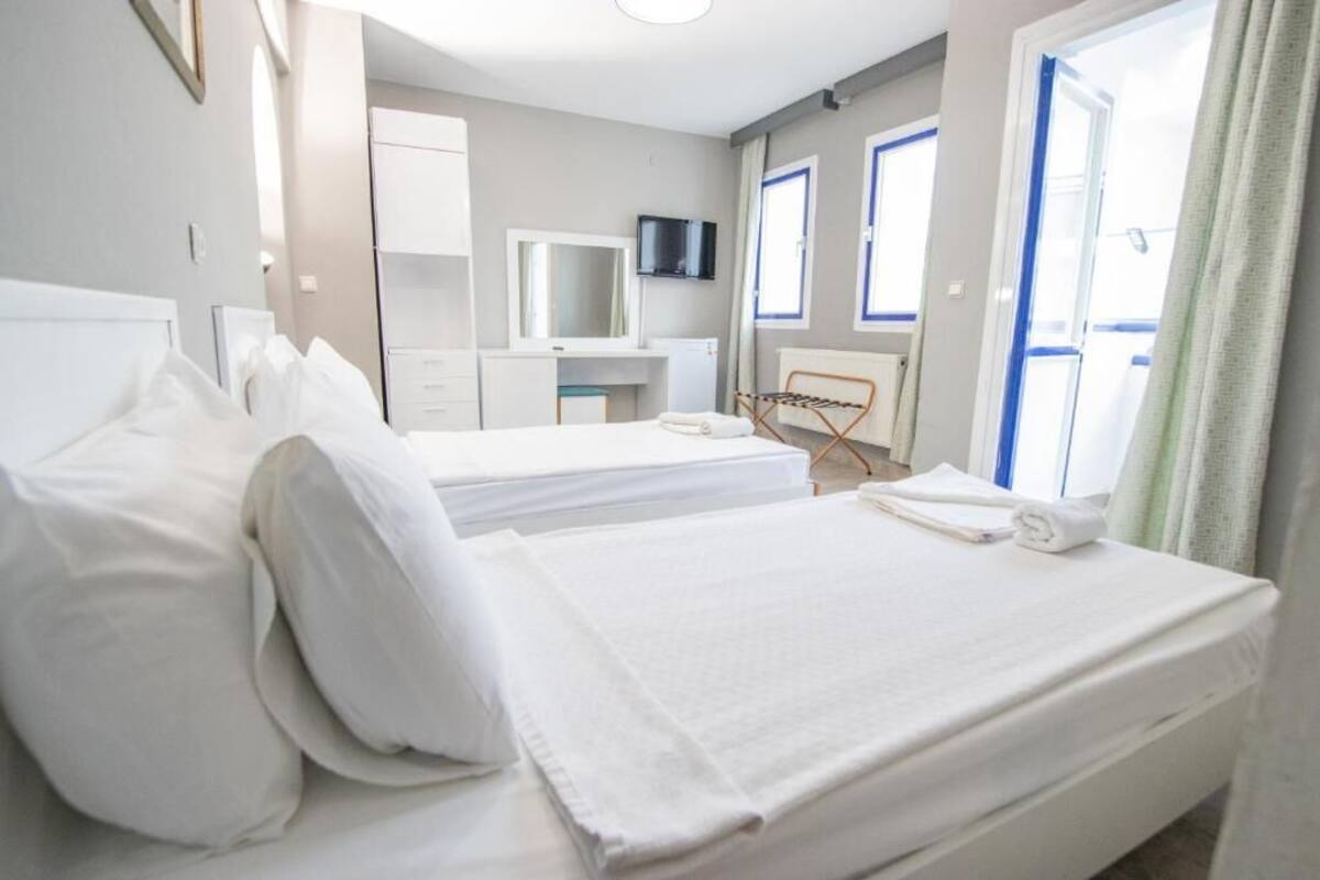 Superior Room, Balcony, City View | Soundproofing, bed sheets