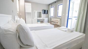 Minibar, desk, soundproofing, bed sheets