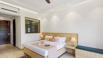 Deluxe Villa | Iron/ironing board, WiFi (free)