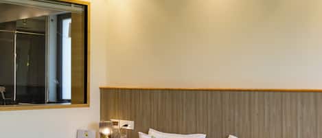 Deluxe Villa | Iron/ironing board, free WiFi