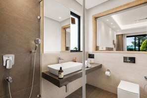 Bathroom - ELIVAAS Aranya Library Villas With Pool (Fatehpur Range)