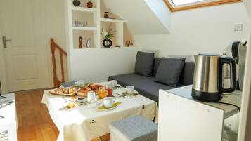 Suite | Interior