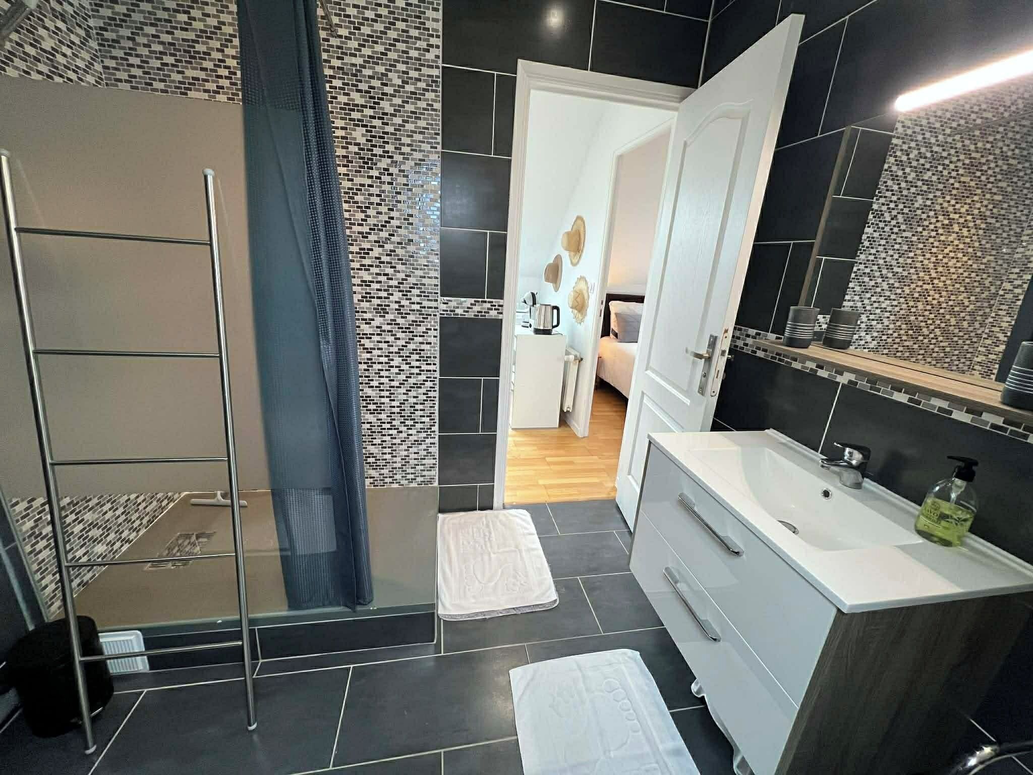 Suite | Bathroom