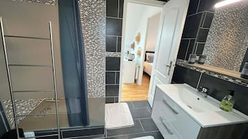 Suite | Bathroom