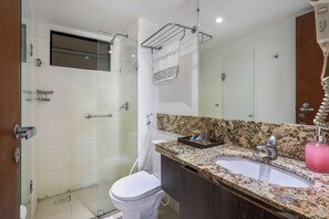 Bathroom - Plaza Suite Ocean View Natal (Natal)