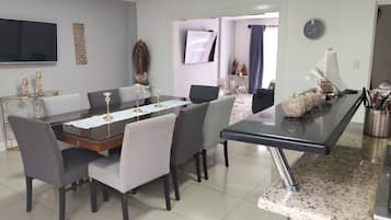Apartment, 2 Bedrooms, Accessible, Terrace | Dining room