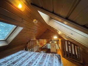 1 bedroom, desk, iron/ironing board, WiFi - Cosy Cabin with Fireplace in Podlasie (Czarna Wieś Kościelna)