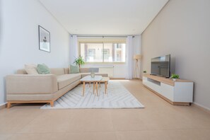 Apartment, Balcony | Living area - Appartement Charmant a hydra (Algiers)