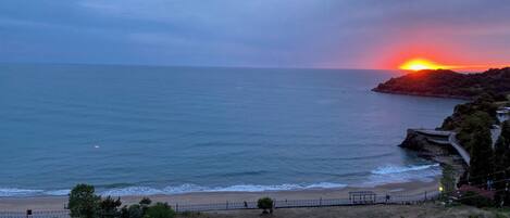 ชายหาด