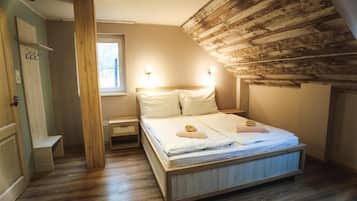 Classic Double Room, Courtyard View
