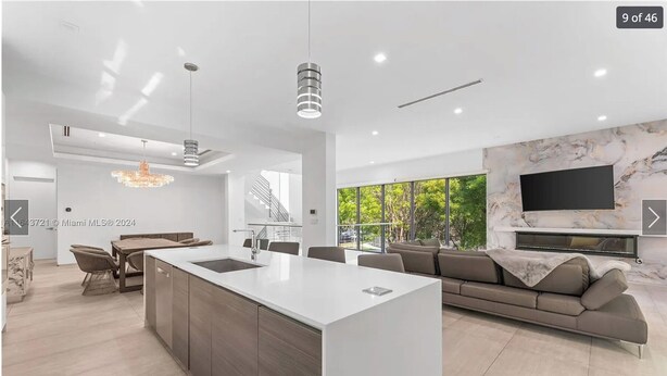 Interior - 4BR Brickell Luxury, Rooftop Pool, PingPong, City Views (Miami)