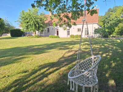 La Raimbauderie – A charming 4-star vacation rental with air conditioning, nestled in the heart of nature and vineyards.