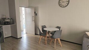 獨棟房屋, 2 間臥室, 無障礙, 陽台 | 餐廳