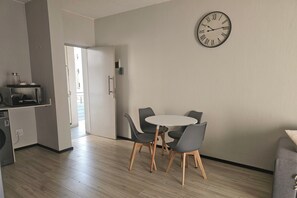 House, 2 Bedrooms, Accessible, Balcony | Dining room - 1st Generation Style (Johannesburg)