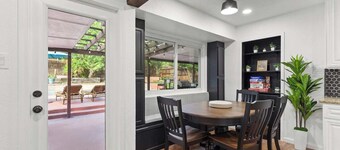 Pool, Hot tub, game room 12 beds, sleeps 16