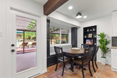 Pool, Hot tub, game room 12 beds, sleeps 16