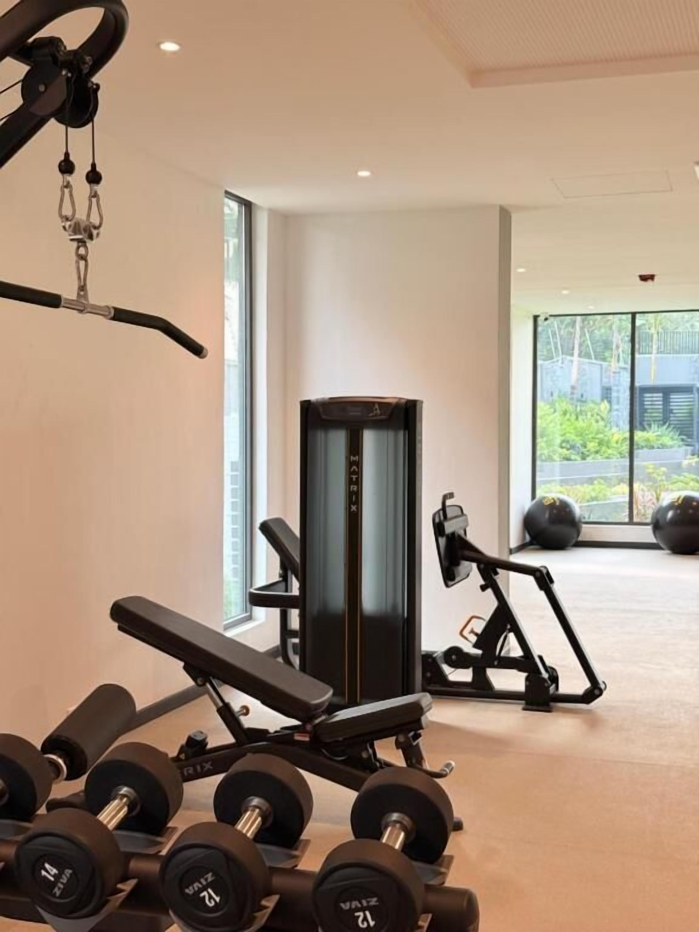 Luxury-Apartment, Balkon, Gartenblick | Fitnessbereich