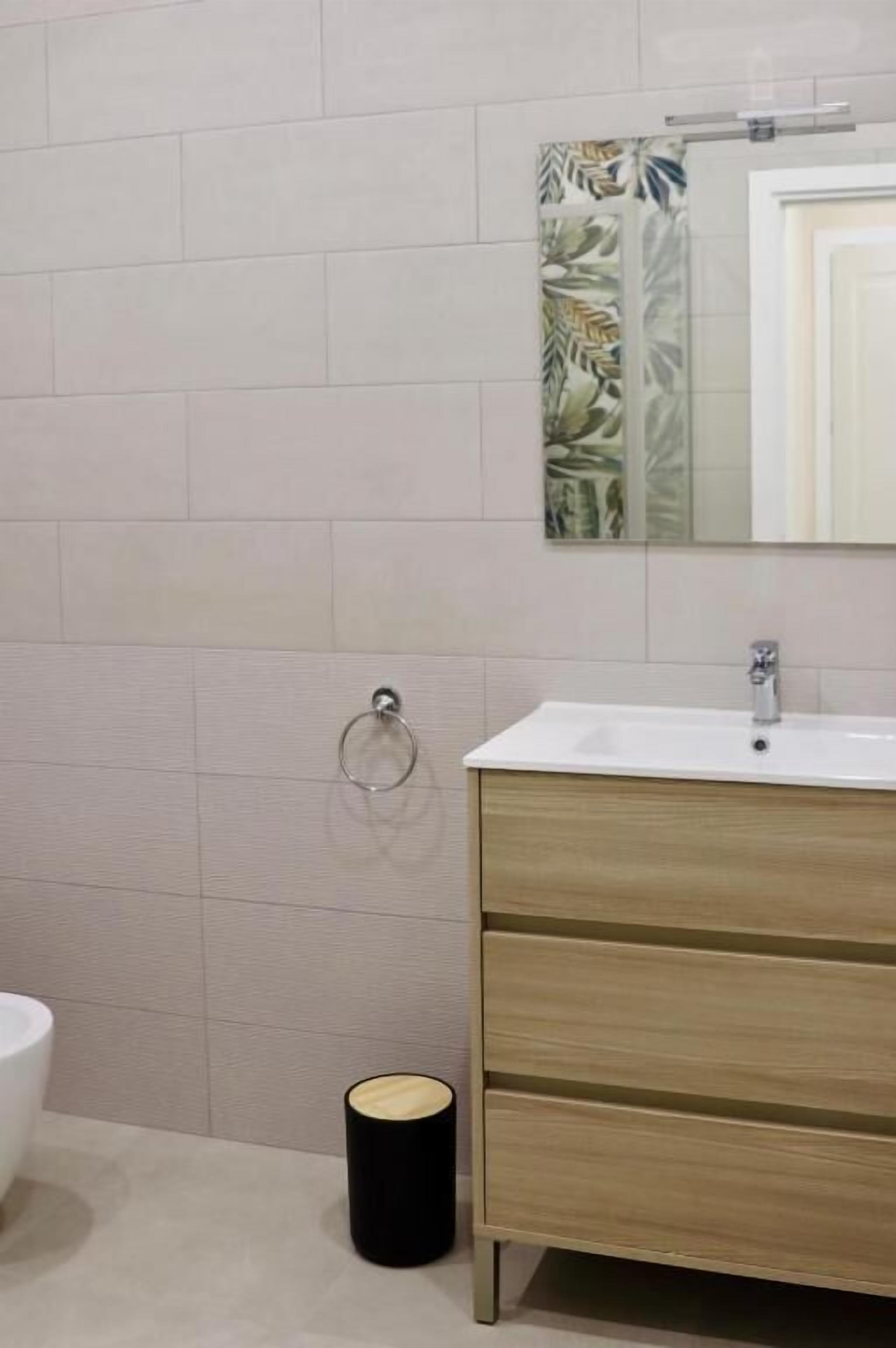Kamar Double Deluks, balkon, pemandangan gunung | Kamar mandi | Shower, pengering rambut, handuk, dan sabun