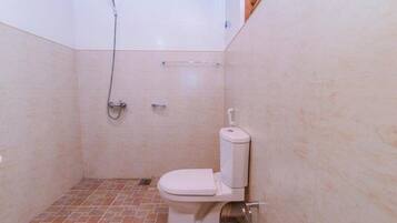 Family Quadruple Room | Bathroom | Shower, towels, soap, toilet paper