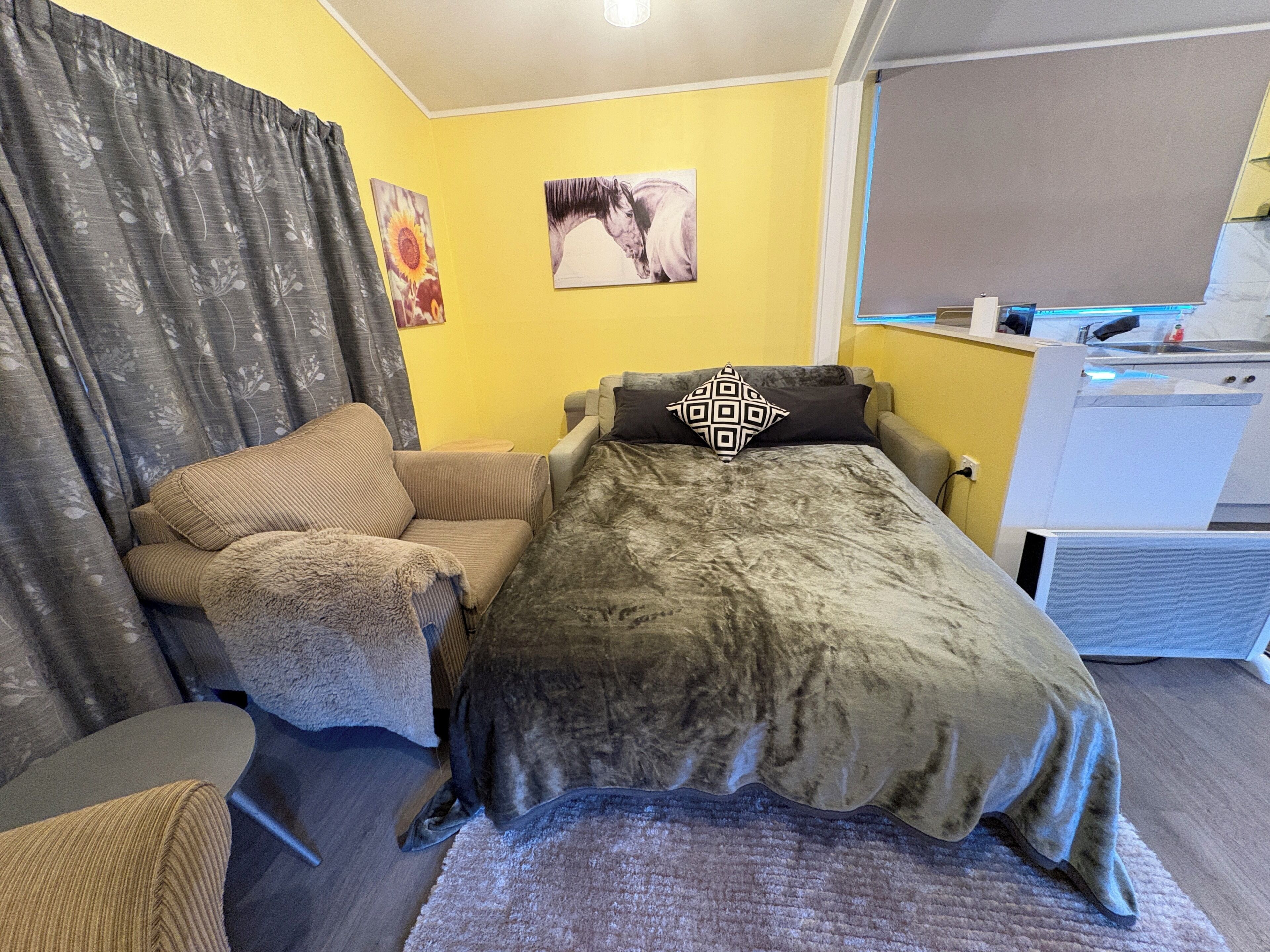 Internet, bed sheets