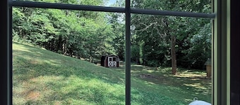 The Whispering Creek House. Peaceful Retreat Near Charlottesville