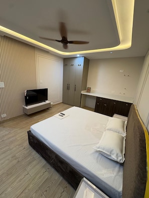 Luxury Room | Free WiFi, bed sheets - Happy Home Stay (Jammu)
