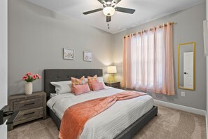 3 chambres, fer et planche à repasser, Wi-Fi gratuit, draps fournis