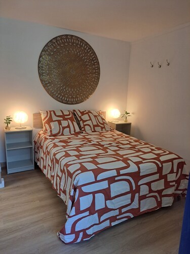 Chambre d’hôtes « Chambre Jardin » avec jardin privé et climatisation