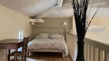 Huis, uitzicht op tuin | Een strijkplank/strijkijzer, gratis wifi