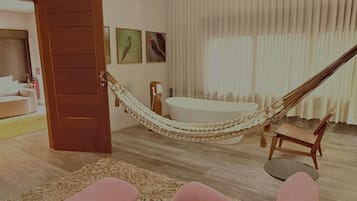 Luxury Studio, Lake View | Interior
