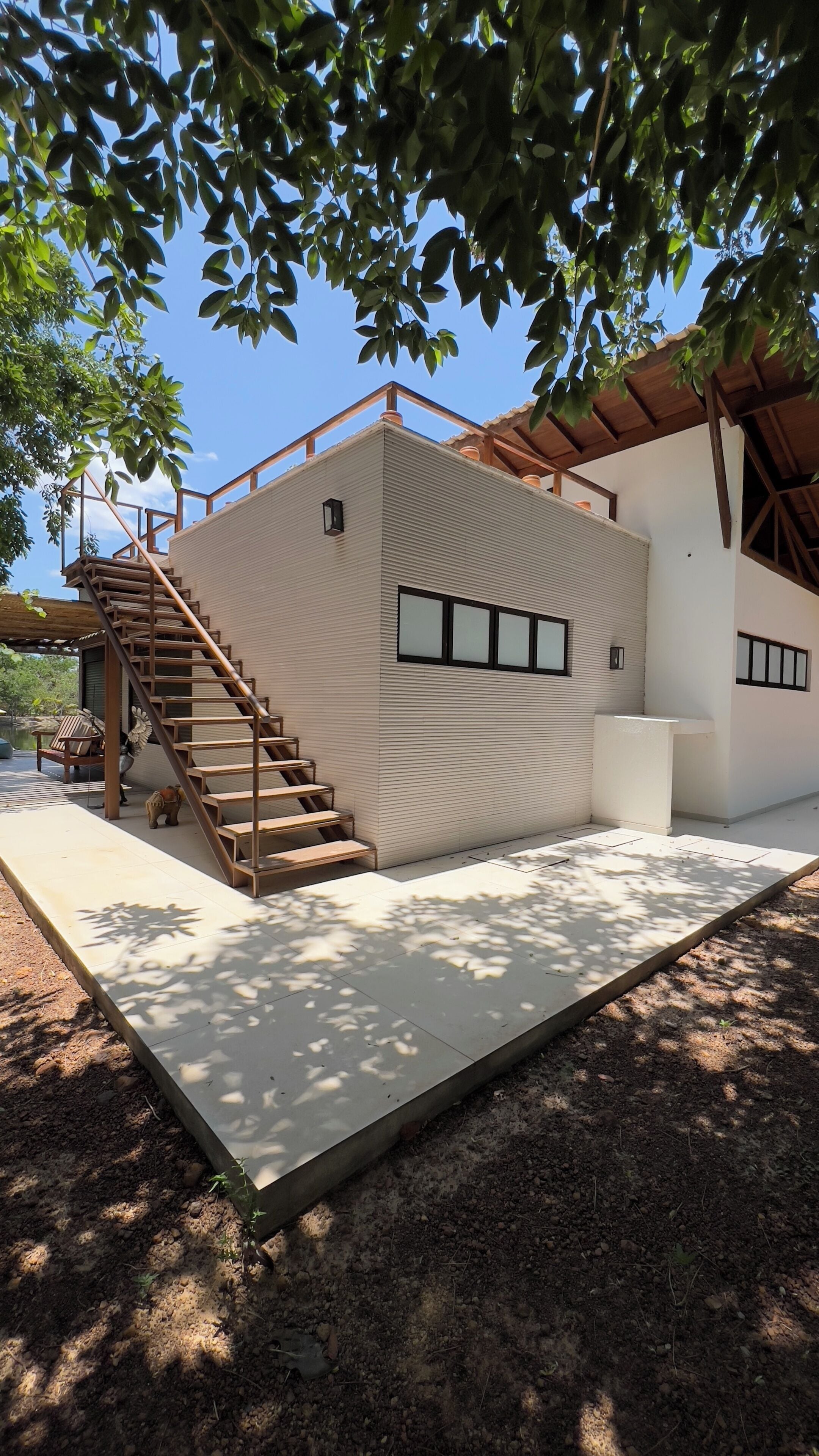 Estudio de lujo, vista al lago | Exterior