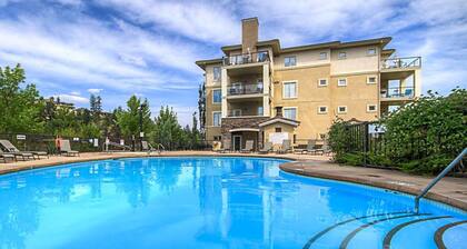 Mountain View w Pool and Hot Tub 2213